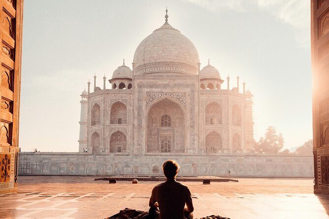 1-Day Trip to Taj Mahal and Agra from Mumbai with Both side Commercial Flights - The long return: Delhi airport to Mumbai hotel drop-off