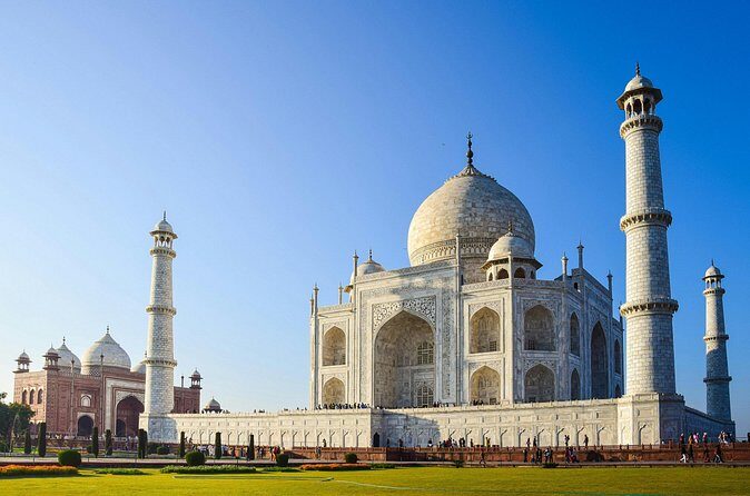 1-Day Trip to Taj Mahal and Agra from Mumbai with Both side Commercial Flights - Price and logistics: is $550 good value?