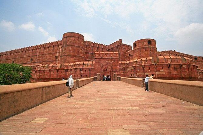 2-Day Tour to The Taj Mahal, Agra from Mumbai with Both Side Commercial Flights - Flying from Mumbai to Agra: Why This 2-Day Plan Works