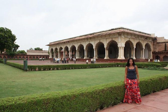 2-Day Tour to The Taj Mahal, Agra from Mumbai with Both Side Commercial Flights - Carpet House Agra: Shopping Time That Doesn’t Hijack the Day