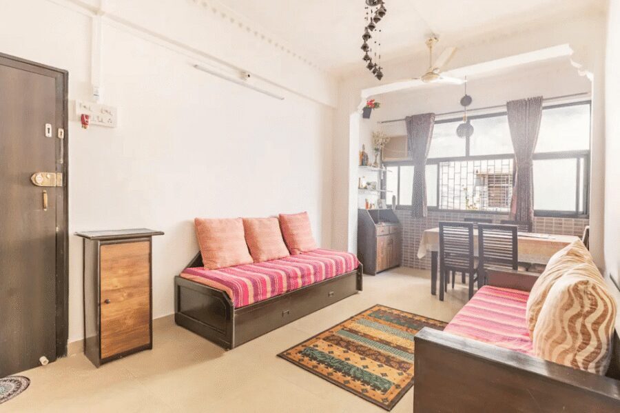 Authentic Mumbai: Home-Cooked Meal with a Local Host - Finding Lyka Building: The Easy Starting Point Near Santacruz East