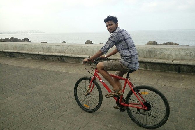 Best Bicycle Tour In Mumbai - Meeting at Colaba and Getting Rolling Early