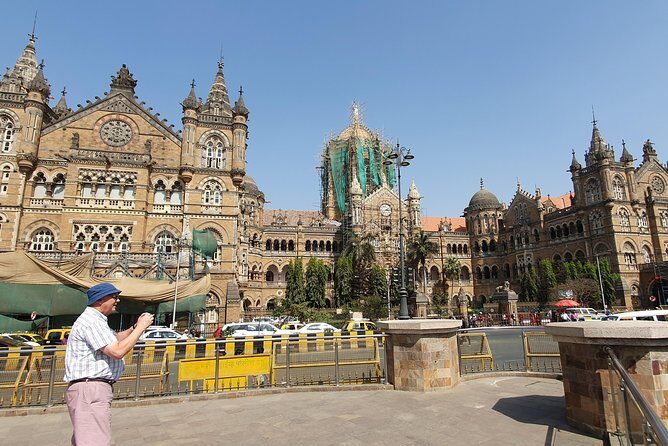 Best Mumbai Group Sightseeing Tour - Colaba start: Gateway of India and a classic first photo
