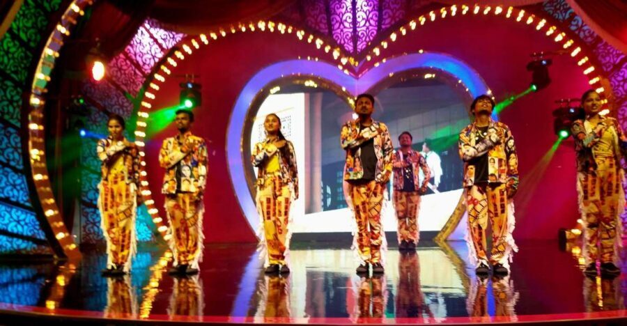 Bollywood Filmcity tour with Dance show. - Pickup times and getting to the right bus booth outside Gate No 1