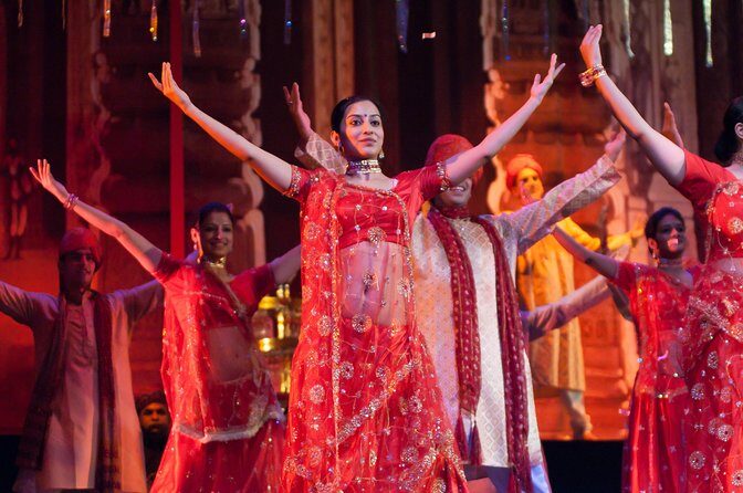 Bollywood Studio Tour in Mumbai - 2pm Pickup and the Private Ride to Andheri (and Trombay)