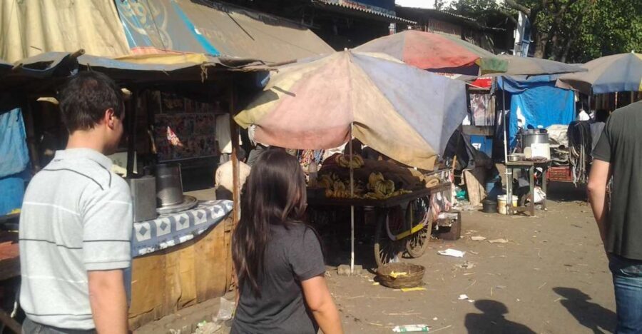 Bollywood tour with Slum Tour & Dance show - Dharavi and Bollywood in one full-day: the contrast is the point