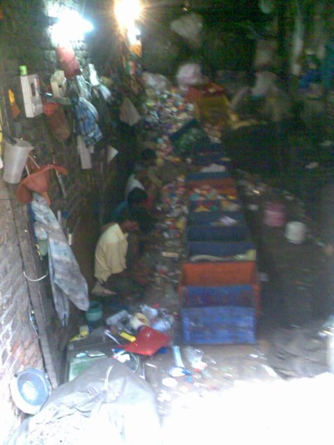 Bollywood tour with Slum Tour & Dance show - Small industries in tiny spaces: recycling, pottery, embroidery, soap, leather
