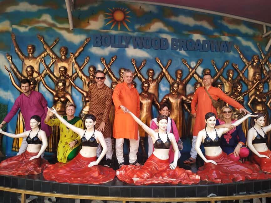 Combo of City and Bollywood Tour - Gateway of India, Marine Drive, and Colaba Causeway shopping