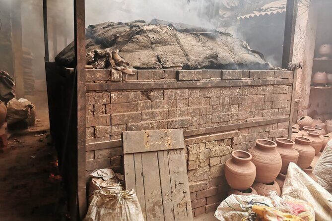 Customize private tour with pickup - Dhobi Ghat and the Bombay High Court Area: Everyday Mumbai Beyond Postcards
