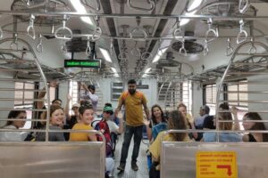 Dharavi, Dhobighat, and Mumbai Dabbawallas - Start Point at Churchgate: Simple meeting setup