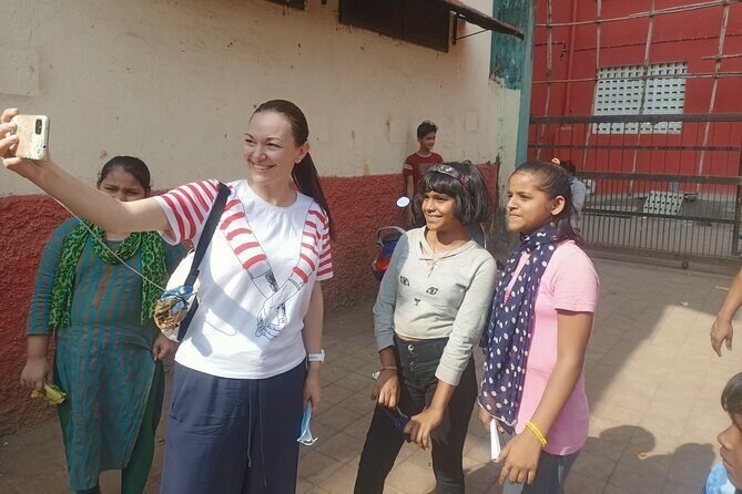 Dharavi Slum Tour - Guides make the difference: local voices and smart handling