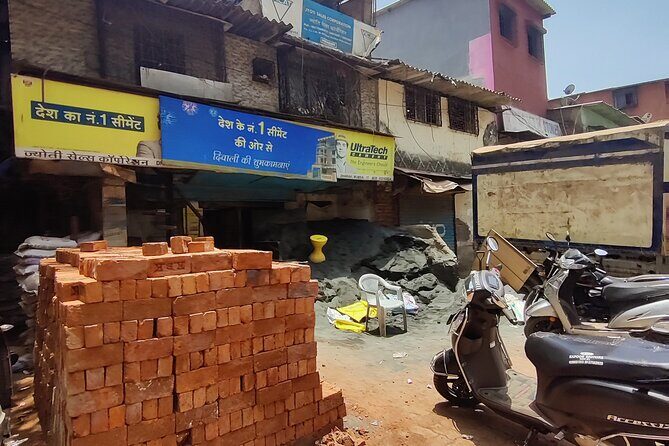 Dharavi Slum Walking Tour: Mumbai’s Inspiring Small Industries - The Commercial Side: Recycling and Small-Scale Manufacturing