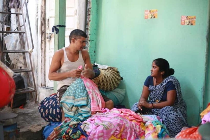 Dhobi Ghat Laundry and Dharavi Slum Tour with Local Train - Dharavi walking tour: seeing workshops, alleys, and business from the inside