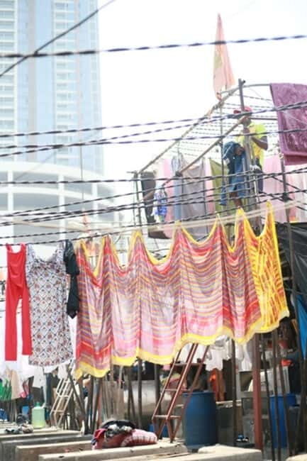 Dhobi Ghat Laundry and Dharavi Slum Tour with Local Train - Photo stops and what to do with your camera in tight spaces