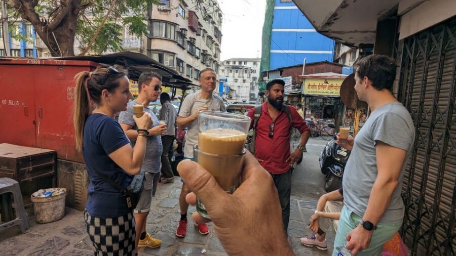 Discover Mumbai's street & beach with Vegetarian food tour - Churchgate Khau Galli: vada pav, dosa, and the Bombay sandwich phase