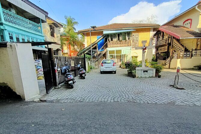 Discover the Hidden Gems of Bandra on an Engaging Walking Tour - The Real Value of a 15-Person Limit (and Why It Changes the Experience)