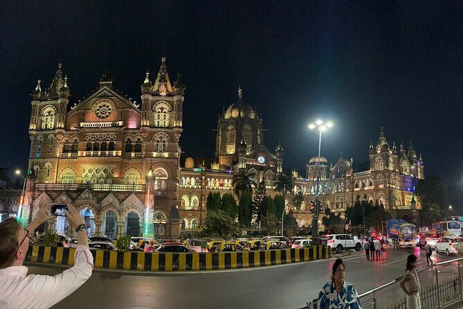 Evening Mumbai by Foot Street Food and Heritage - Stop 2: Fort street food, pav bhaji to bhel puri, plus Leopold Café