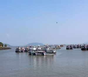 From Mumbai: Full-Day Elephanta Caves Tour - Gateway of India to Elephanta: Why This Trip Works