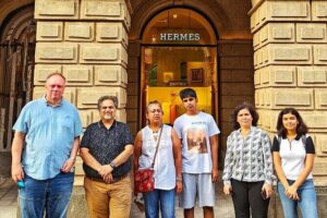 Group Guided Walking Tour in Fort and Colaba - Town Hall (Asiatic Society Library): why Portuguese and British rule still shows up