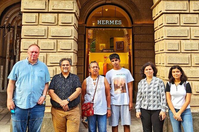 Group Guided Walking Tour in Fort and Colaba - Town Hall (Asiatic Society Library): why Portuguese and British rule still shows up