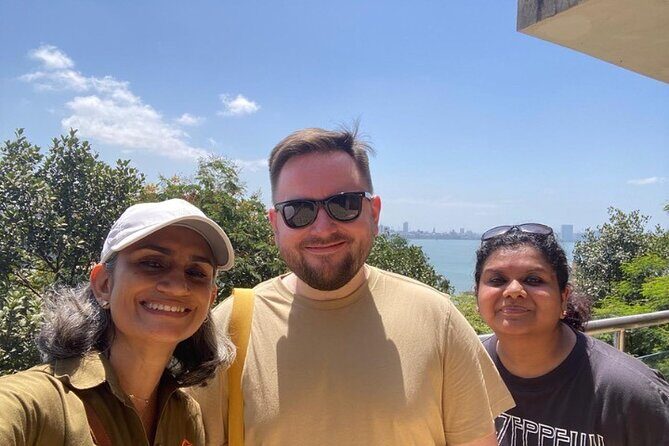 Highlights of South Mumbai Guided Private Tour in AC Vehicle - Stop 1: Horniman Circle Garden and Mumbai’s Modern Beginning