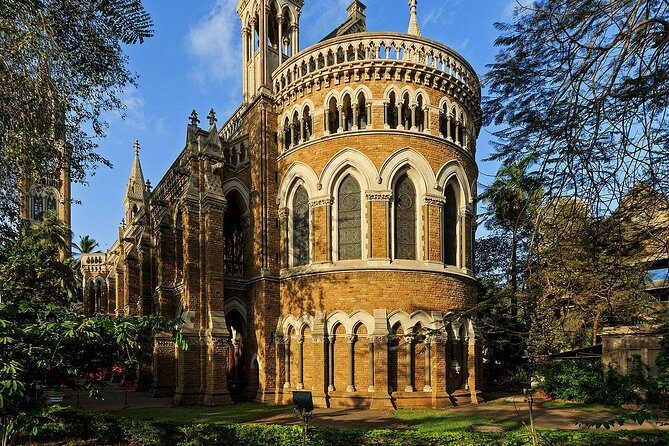 Hightlight Mumbai Tour - Chhatrapati Shivaji Terminus: a UNESCO stop that sets the tone