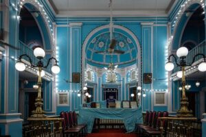 Jewish Heritage and Mumbai Highlights Private Full-Day Tour - Victoria Terminus: Victorian Mumbai and the Slumdog link