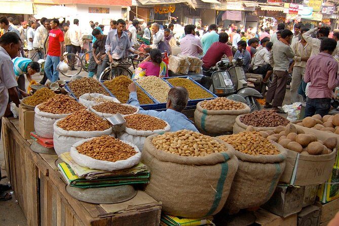 Magical Markets Tour in Mumbai with a local - A two-hour Mumbai markets route that actually makes sense