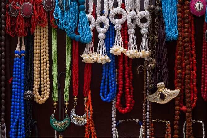 Magical Markets Tour in Mumbai with a local - Kalbadevi streets, Chor Bazaar, and the flower alley