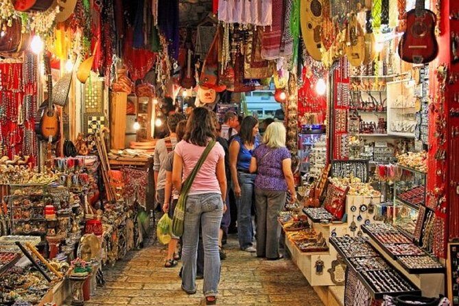 Magical Markets Tour in Mumbai with a local - Bhuleshwar Market lanes: where daily needs turn into shopping missions