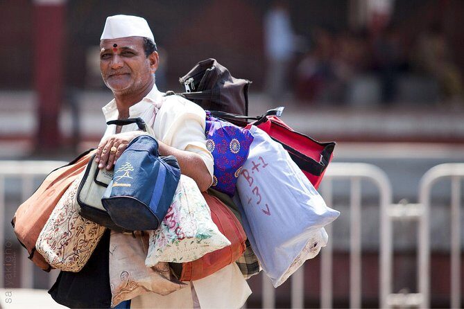 Morning Life of Mumbai's Dabbawalas and Dhobis Tour - The 10:00 AM Plan: Churchgate to Mahalaxmi by Local Train