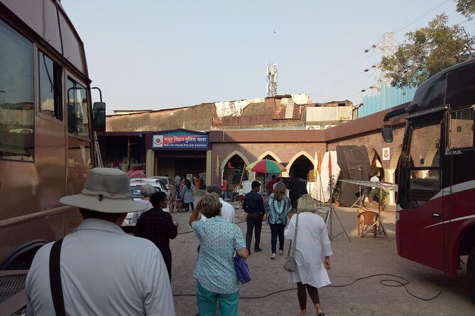 Mumbai Bollywood Studio Guided Tour - Key Things You’ll Notice on This Mumbai Bollywood Tour