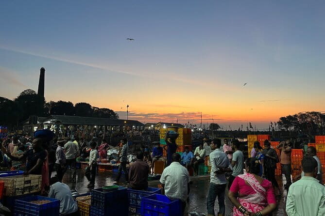 Mumbai By Dawn Morning Markets & The World’s Largest Laundry - Dhobi Ghat: watching a citywide laundry network at work
