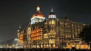 Mumbai By Night: Lights & Luminance - Meeting at Starbucks Dhanraj Mahal, then riding in comfort