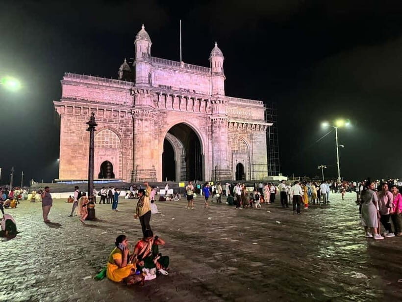 Mumbai By Night: Lights & Luminance - How the guide makes the car time feel worthwhile