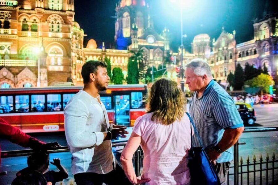 Mumbai by Night: Private Iconic Sights Tour in Lights - Pickup, Car Comfort, and the Reality of Night Traffic