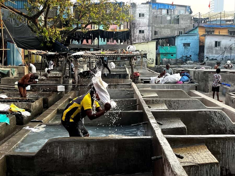 Mumbai City At Dawn, Visit the Unexplored Spots. - Dadar Flower and Vegetable Market: The Scent-First Side of Mumbai