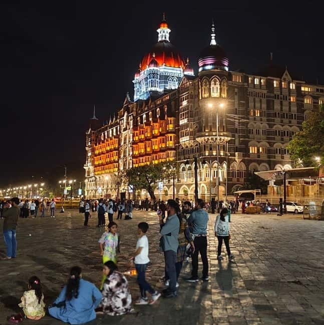 Mumbai City Night Guided Tour with Delicious Street Food - Pickup, private guide, and the 4-hour pace