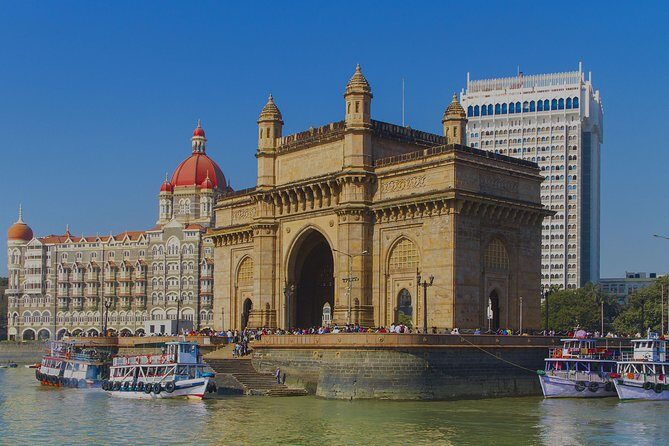 Mumbai City of Dreams Tour in Private Vehicle - Private vehicle, pickup included: the day’s comfort system