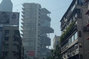 Mumbai City of Dreams Tour in Private Vehicle - Gateway of India to Colaba Causeway: where the day starts to feel cinematic