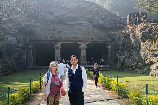 Mumbai City Sightseeing and Elephanta Caves Tour - Oval Maidan and Bombay High Court: the courthouse-and-cricket vibe