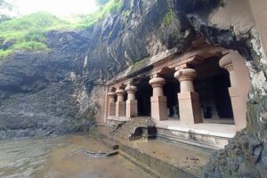Mumbai City Sightseeing with Elephanta Caves Full Day Tour - The Gateway of India ferry ride: more than just transport