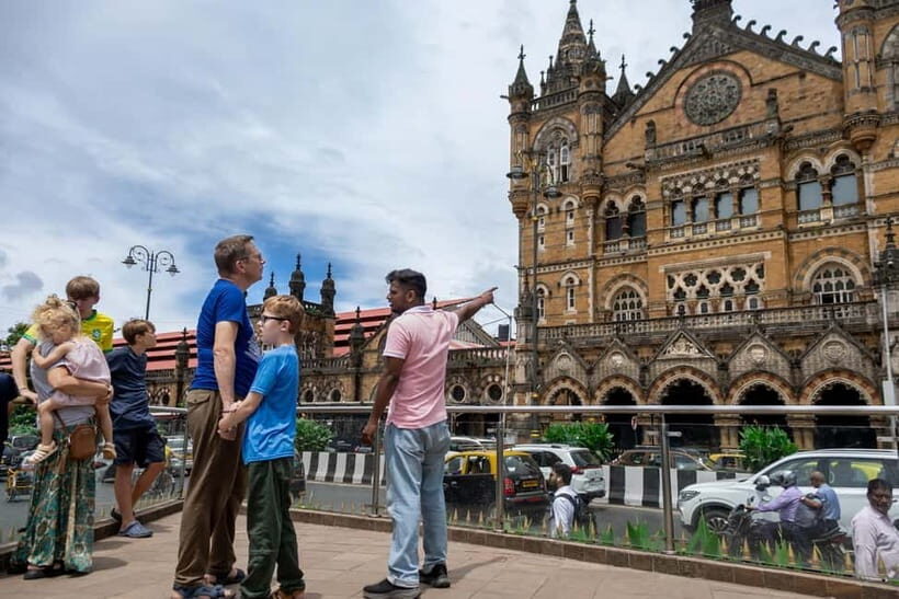 Mumbai: City & Slum Full-Day Exploration - A 6-hour route that makes Mumbai workable