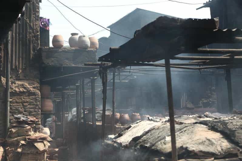 Mumbai: Dharavi Slum 2-Hour Walking Tour - Meeting at Café Coffee Day and getting oriented fast