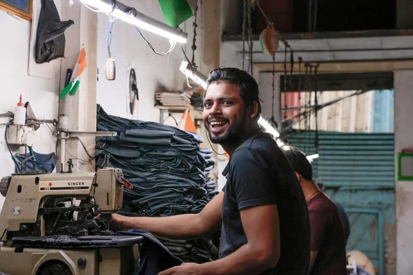 Mumbai: Dharavi Slum Guided Walking Tour by 1st Female Guide - Price and logistics: what $6 buys you in real terms