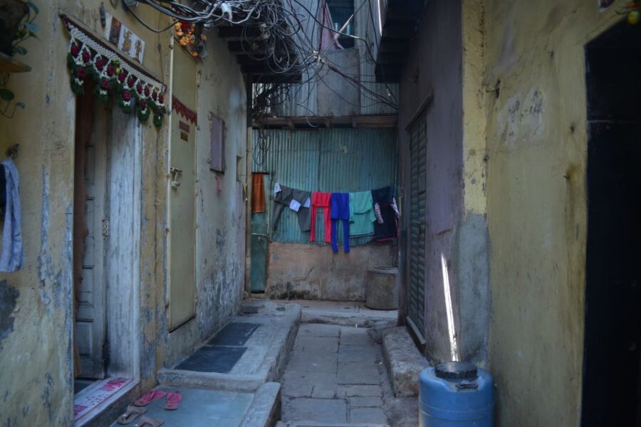 Mumbai: Dharavi Slum Tour with Dhobi Ghat (Open-Air Laundry) - Guide quality is the real differentiator