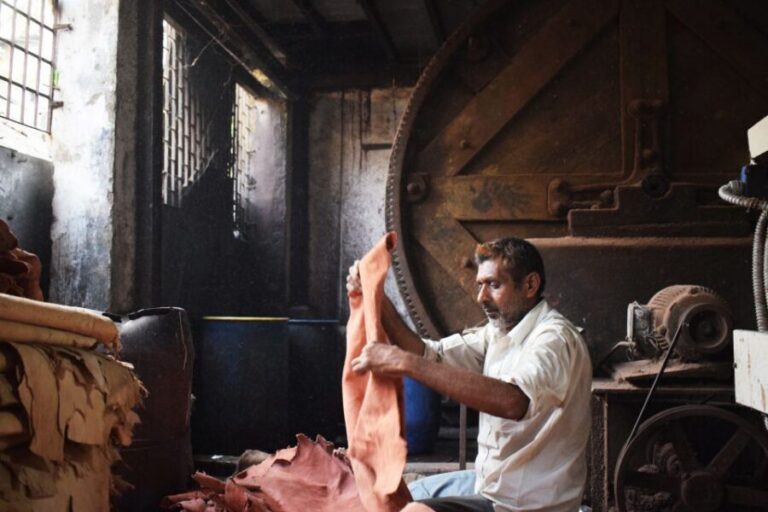Mumbai: Dharavi Slum Walking Tour with Options - Getting Oriented: Starting Points and the First Safety Brief