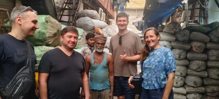 Mumbai: Dharavi Slumdog Tour -See the real Slum with a Local - The local resident guide: why the tone matters