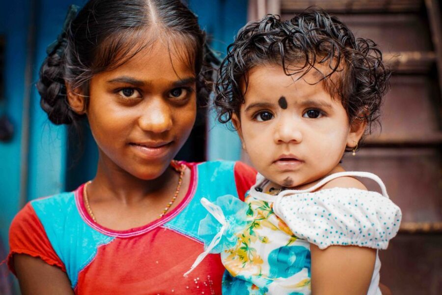 Mumbai: Dharavi Tour Including Car Transfer - Entering Dharavi: narrow lanes, big systems