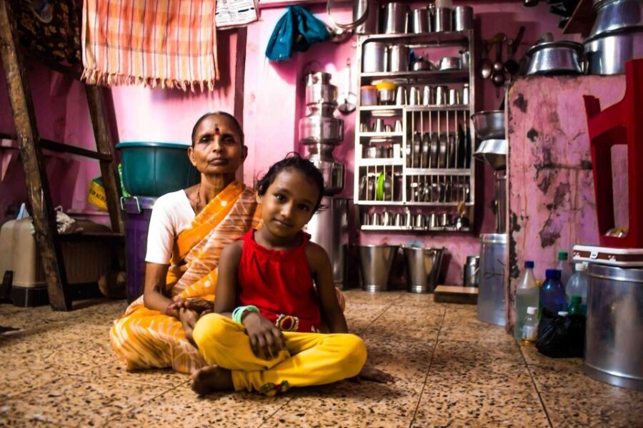 Mumbai: Dharavi Tour Including Car Transfer - Social issues on the route: the careful way context is built